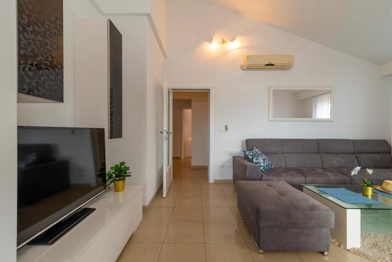Apartment Angela Trogir Exterior photo