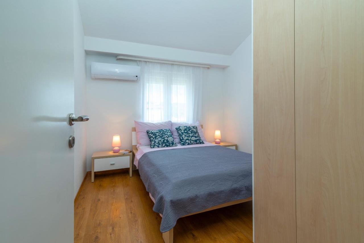 Apartment Angela Trogir Exterior photo